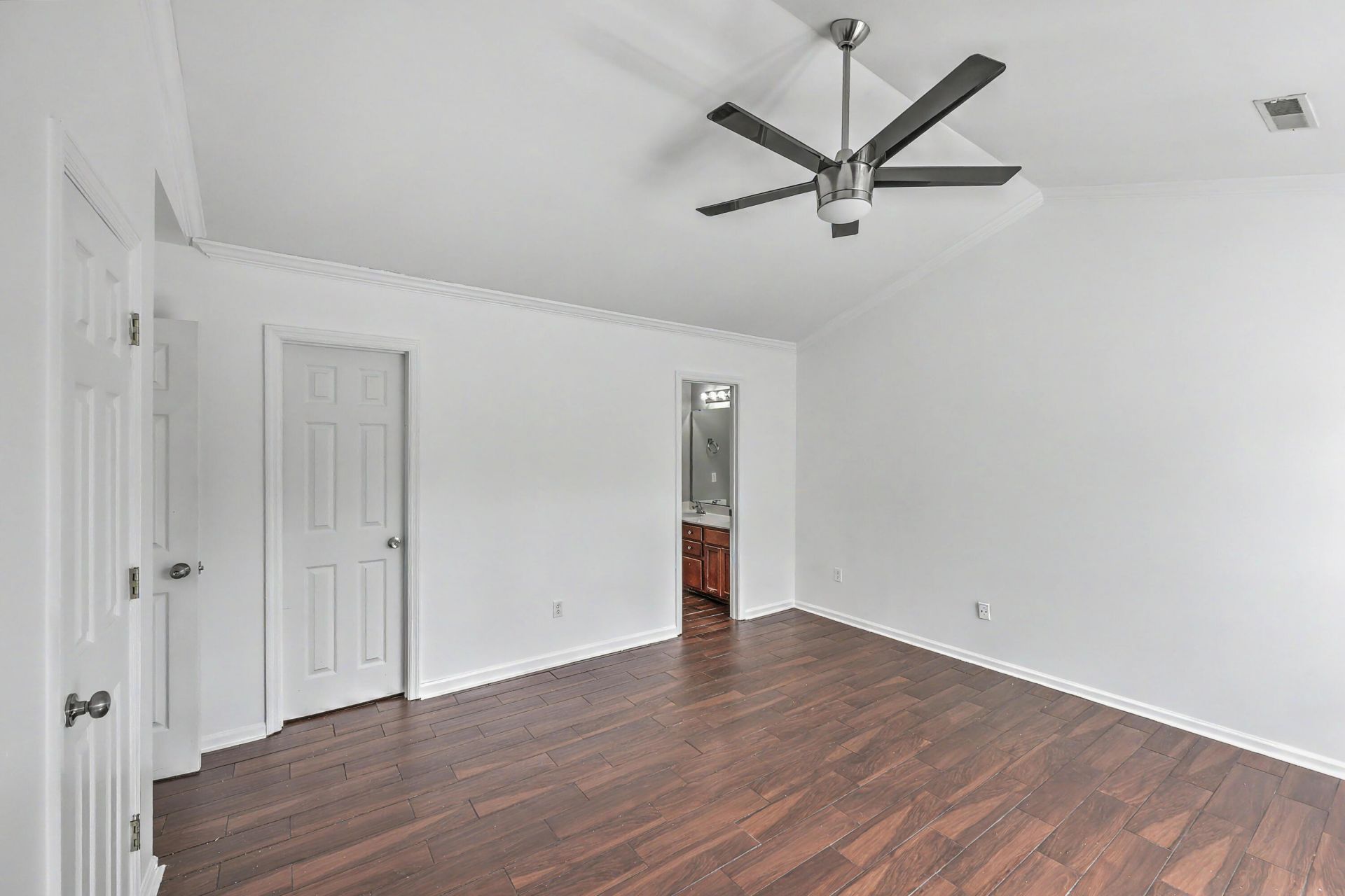 141 Darcy Avenue Photo 18