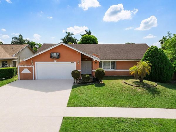 4450 NW 71st Ave , Lauderhill, FL 33319