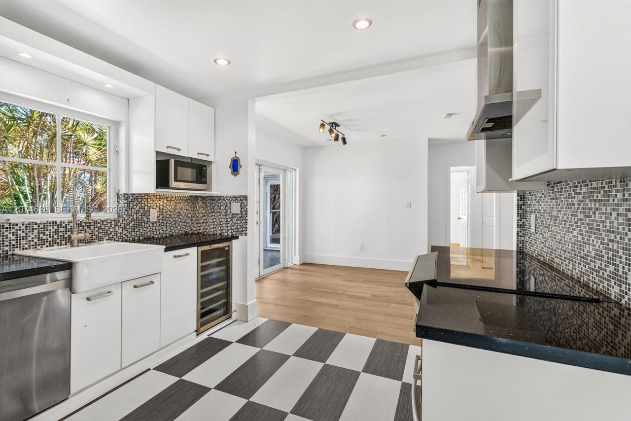 447 Blue Rd, Coral Gables, FL 33146 Photo