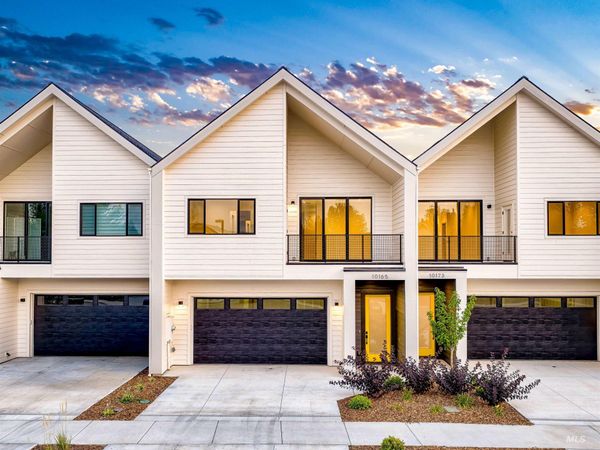 10165 W Southerland Dr, Boise, ID 83709