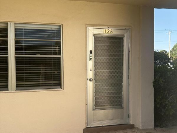 128 NORWICH F, West Palm Beach, FL 33417
