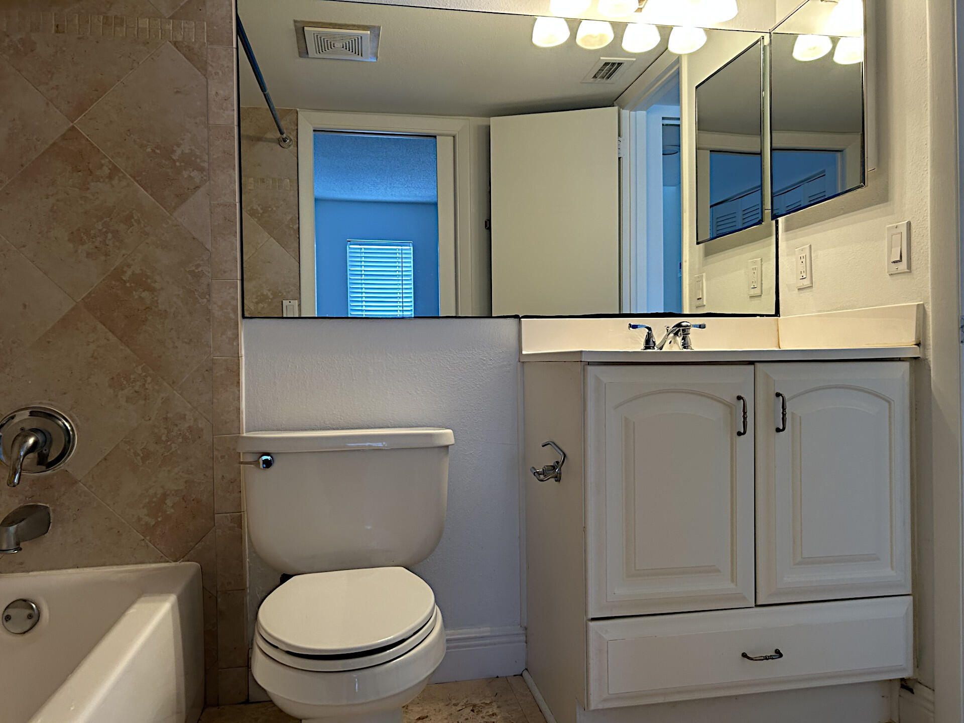342 Southwind Drive, Unit 203, North Palm Beach, FL 33408 Photo