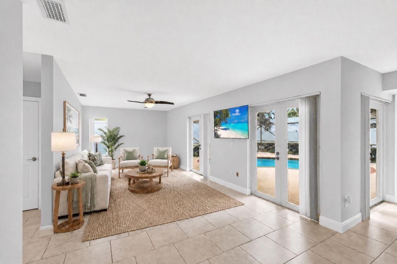 586 NW 45th Way, Delray Beach, FL 33445 Photo