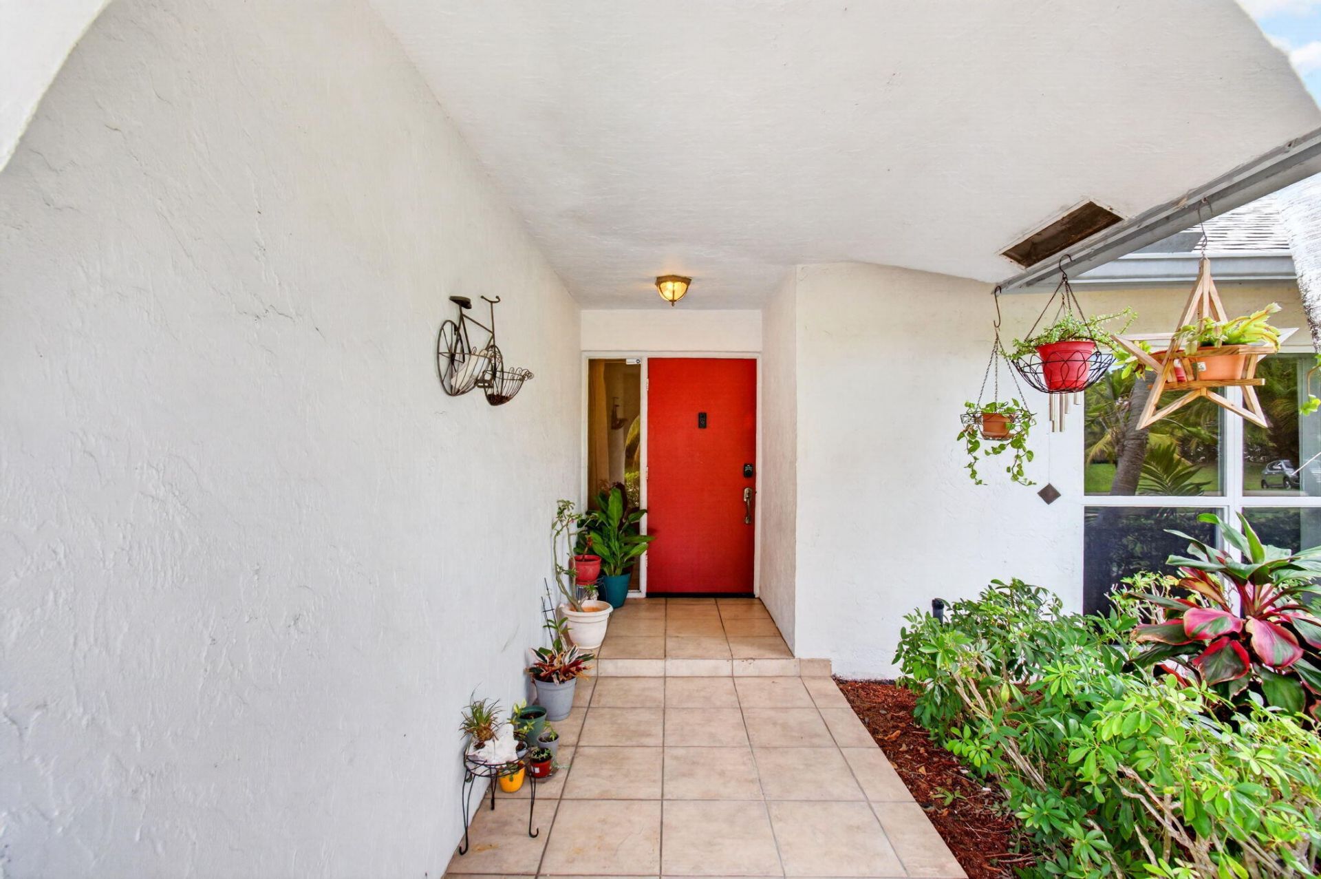 586 NW 45th Way, Delray Beach, FL 33445 Photo