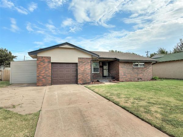 101 NE 5th Street, Moore, OK 73160