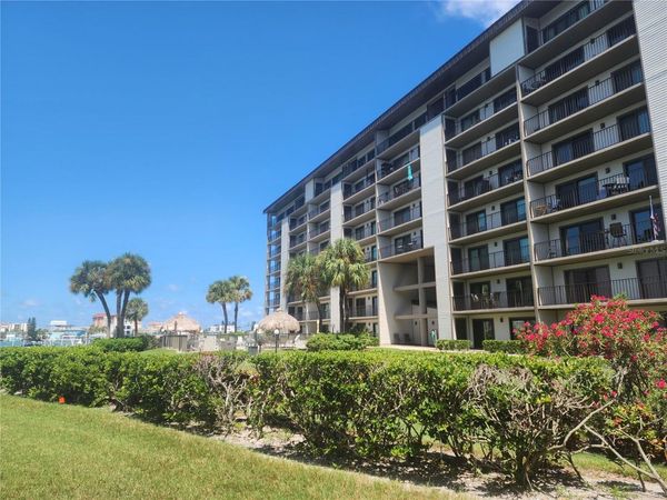 650 ISLAND WAY, Unit 302, CLEARWATER, FL 33767