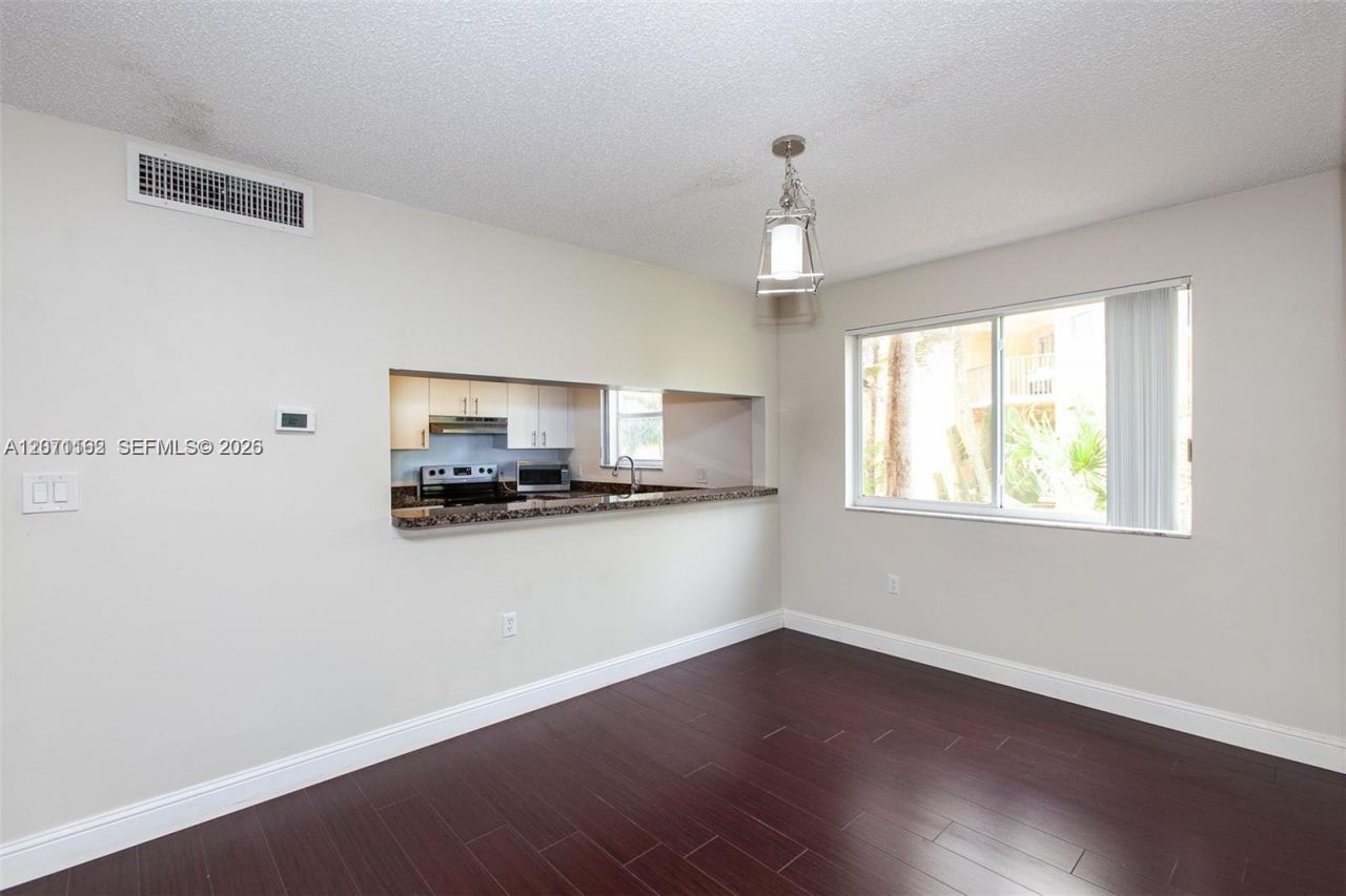 771 N Pine Island Rd, Unit 214, Plantation, FL 33324 Photo