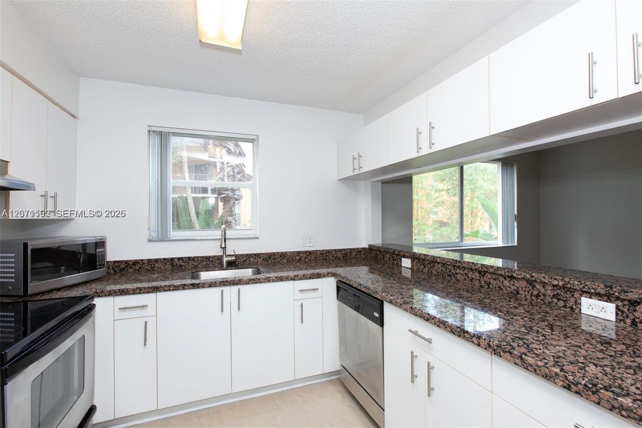 771 N Pine Island Rd, Unit 214, Plantation, FL 33324 Photo