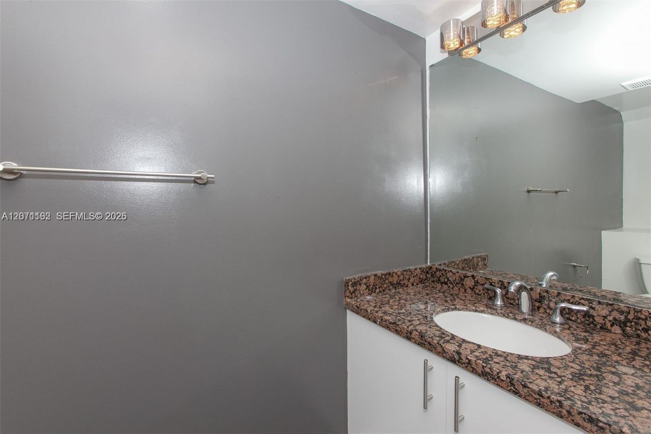 771 N Pine Island Rd, Unit 214, Plantation, FL 33324 Photo