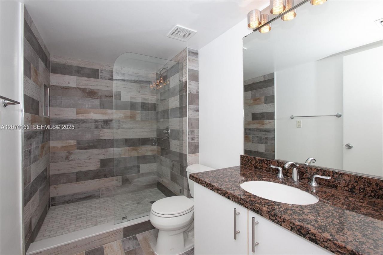 771 N Pine Island Rd, Unit 214, Plantation, FL 33324 Photo