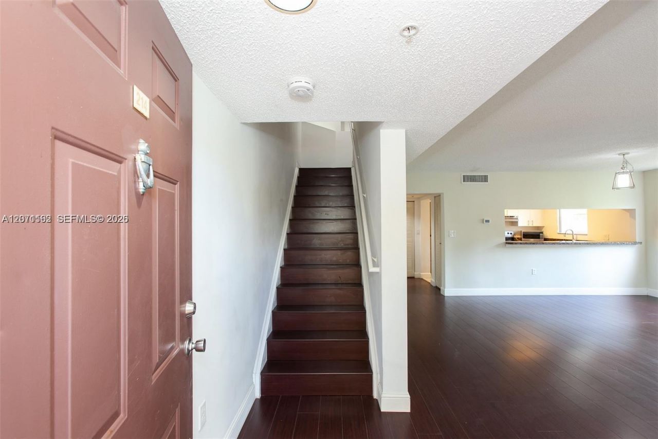 771 N Pine Island Rd, Unit 214, Plantation, FL 33324 Photo