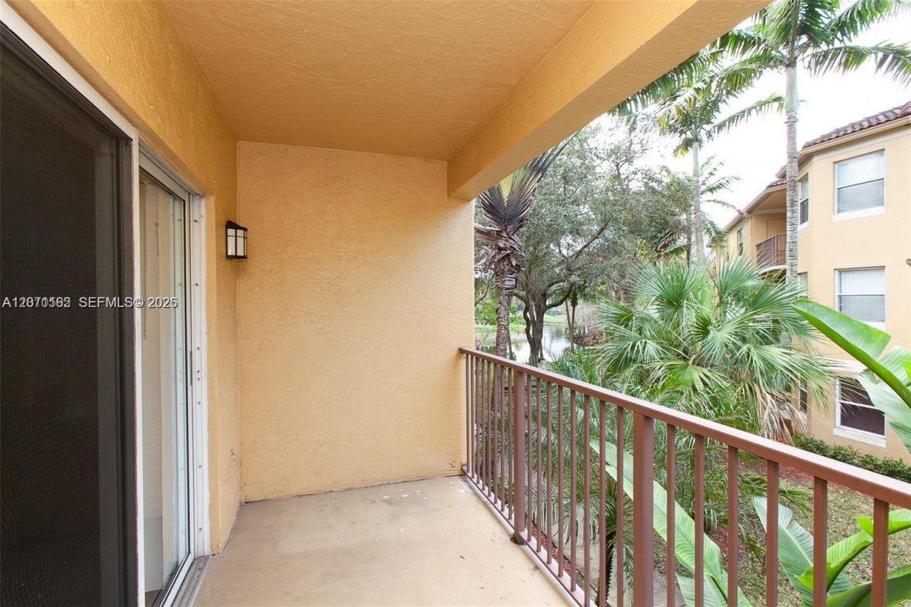 771 N Pine Island Rd, Unit 214, Plantation, FL 33324 Photo