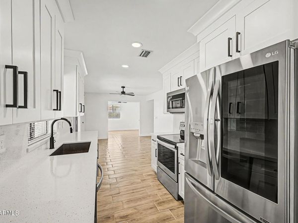 9573 W PURDUE Avenue, Peoria, AZ 85345