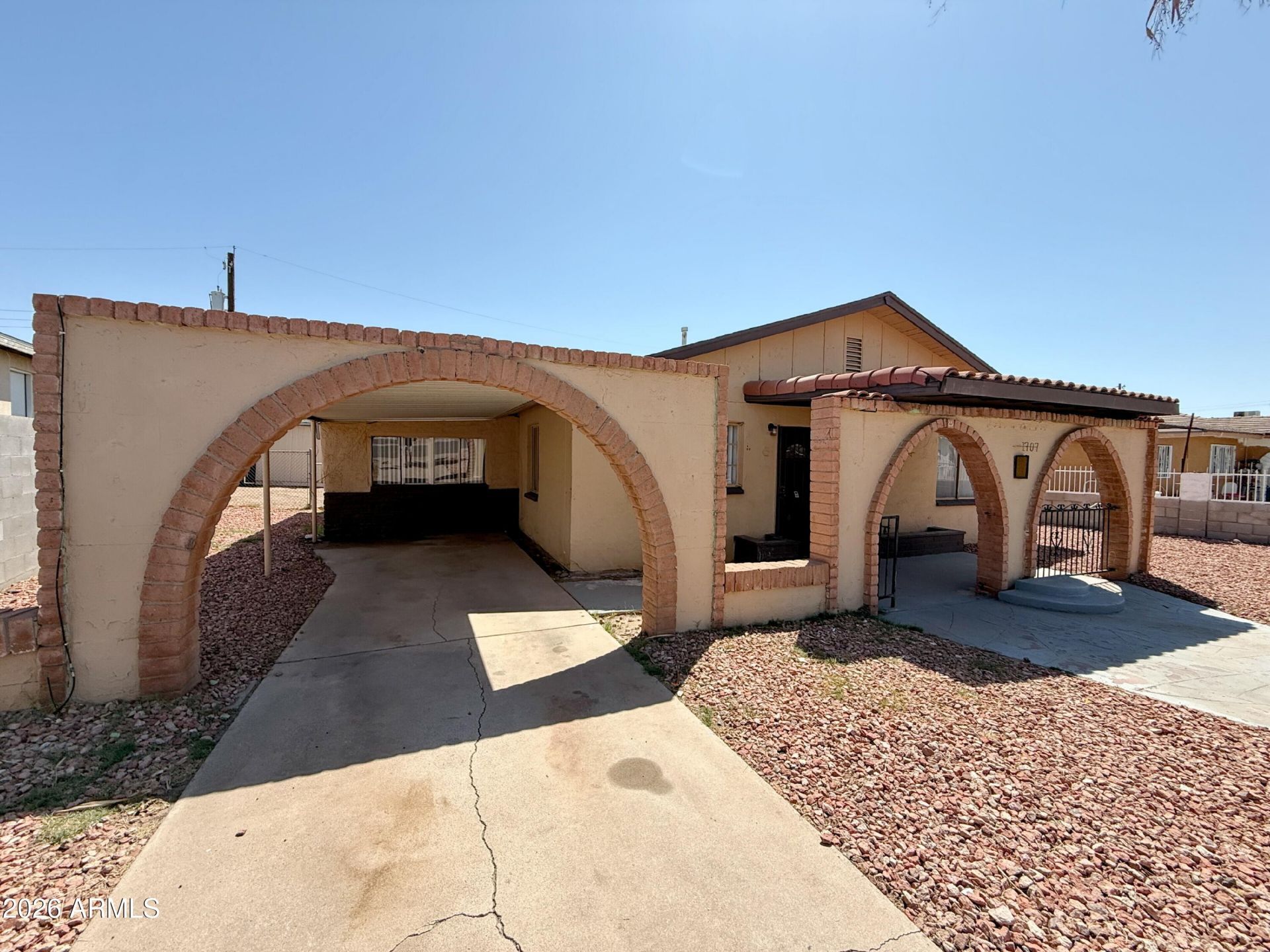1707 E Illini Street, Phoenix, AZ 85040 Main Photo