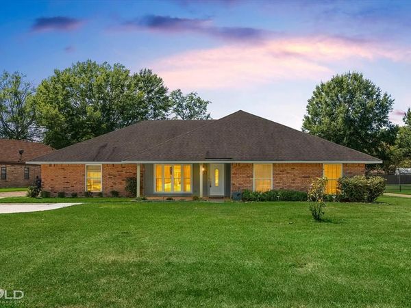 2107 Surrey Lane, Bossier City, LA 71111