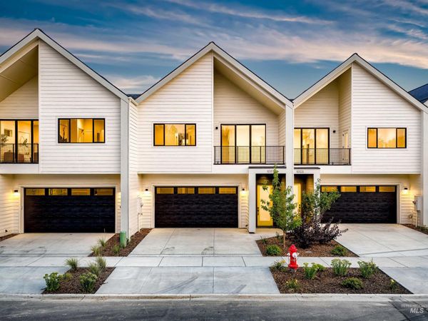 10117 W Southerland Dr, Boise, ID 83709