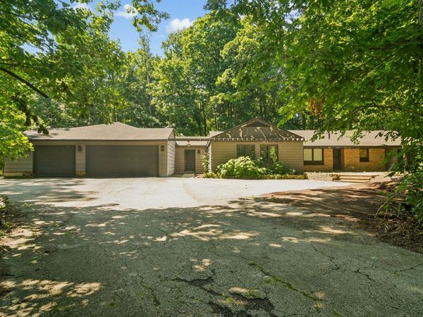 3195 Deerfield Road , Riverwoods, IL 60015
