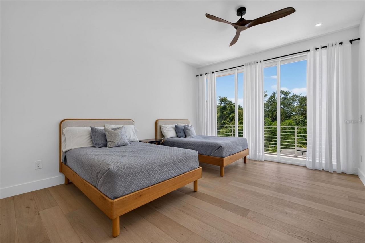 1355 Roberts Bay Lane, Sarasota, FL 34242 Photo