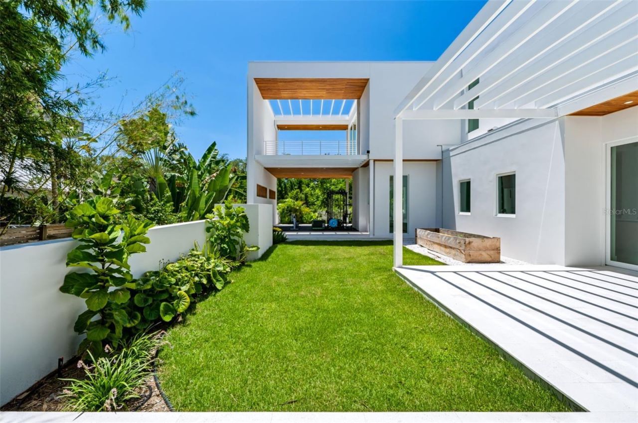 1355 Roberts Bay Lane, Sarasota, FL 34242 Photo