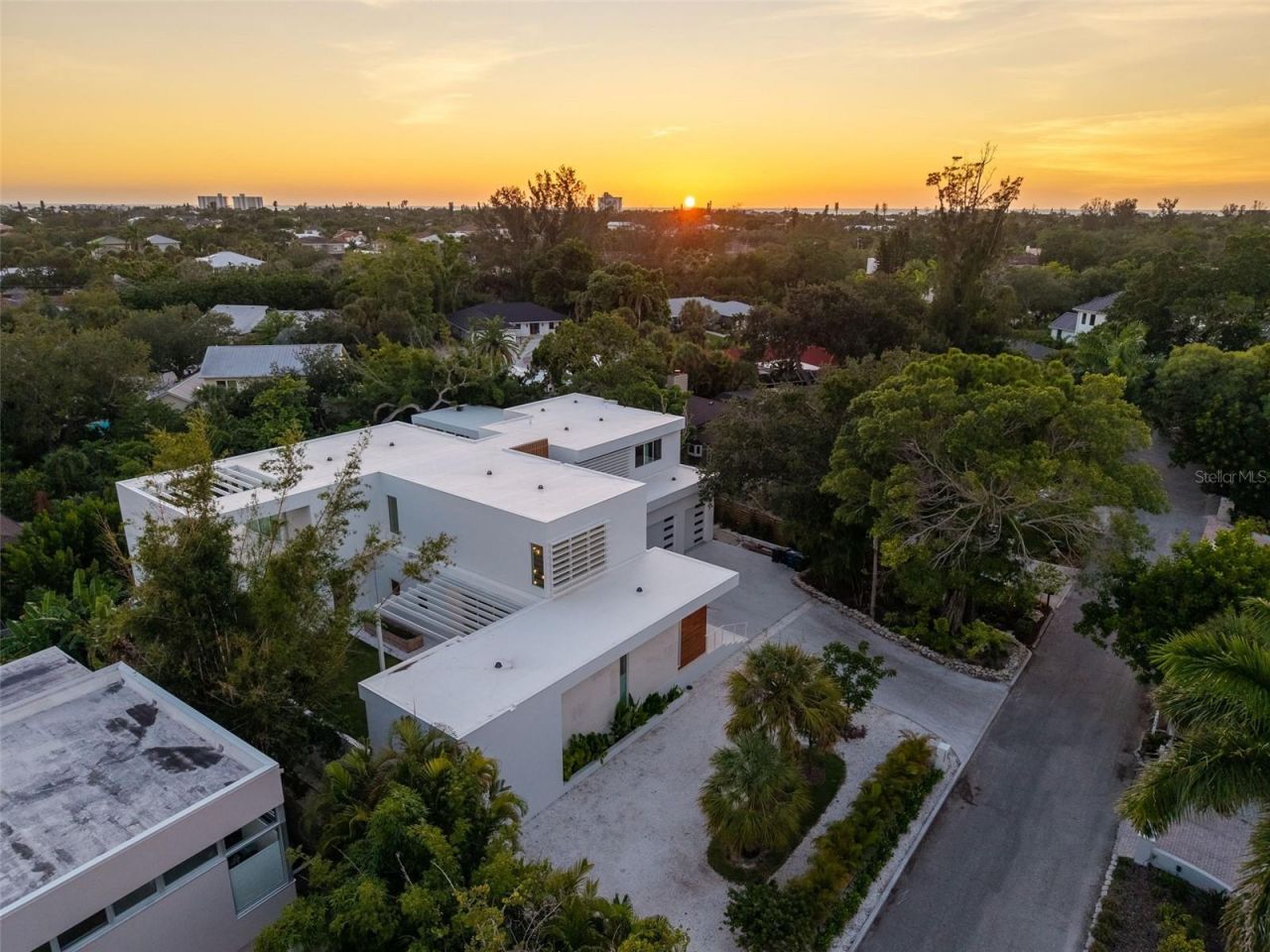 1355 Roberts Bay Lane, Sarasota, FL 34242 Photo