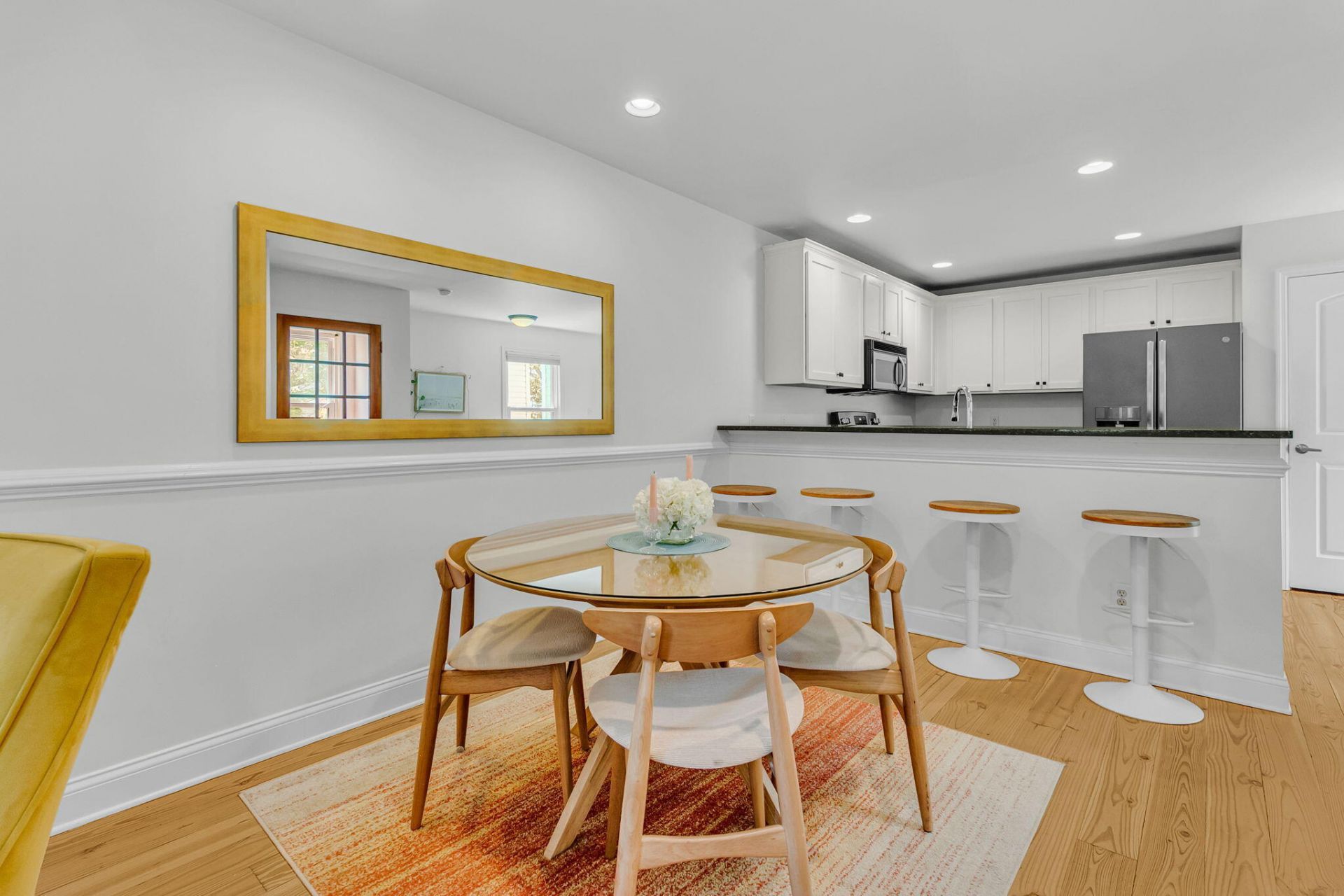 9 Kyle Place Photo 12
