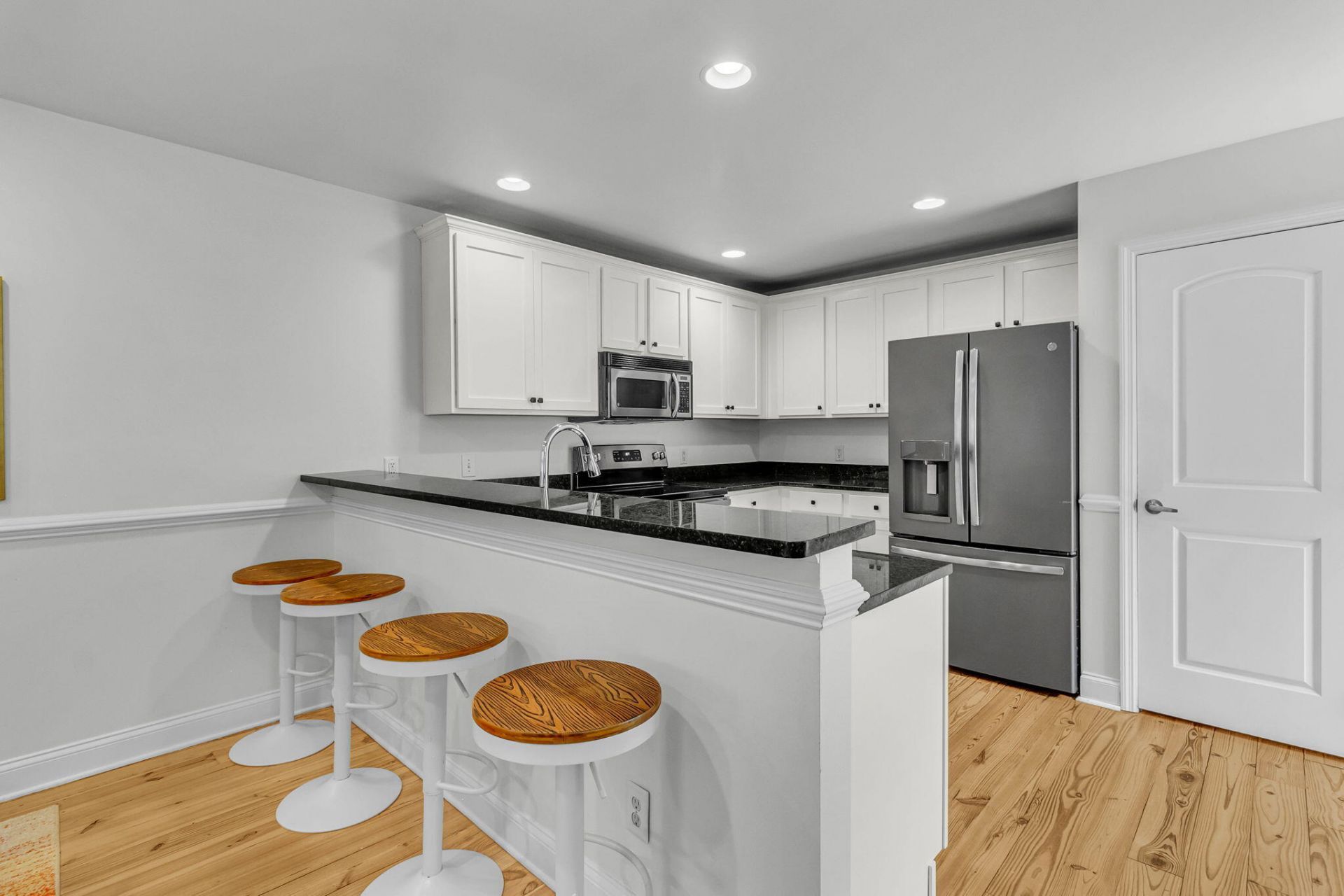 9 Kyle Place Photo 14