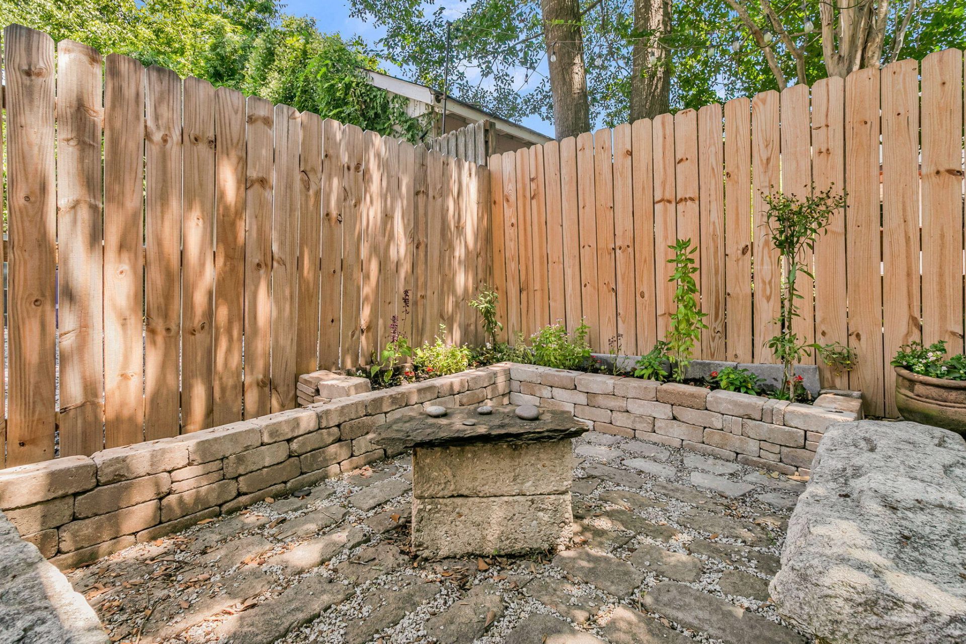 9 Kyle Place Photo 33