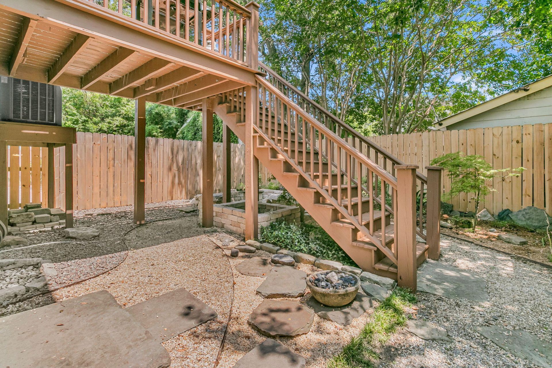 9 Kyle Place Photo 38