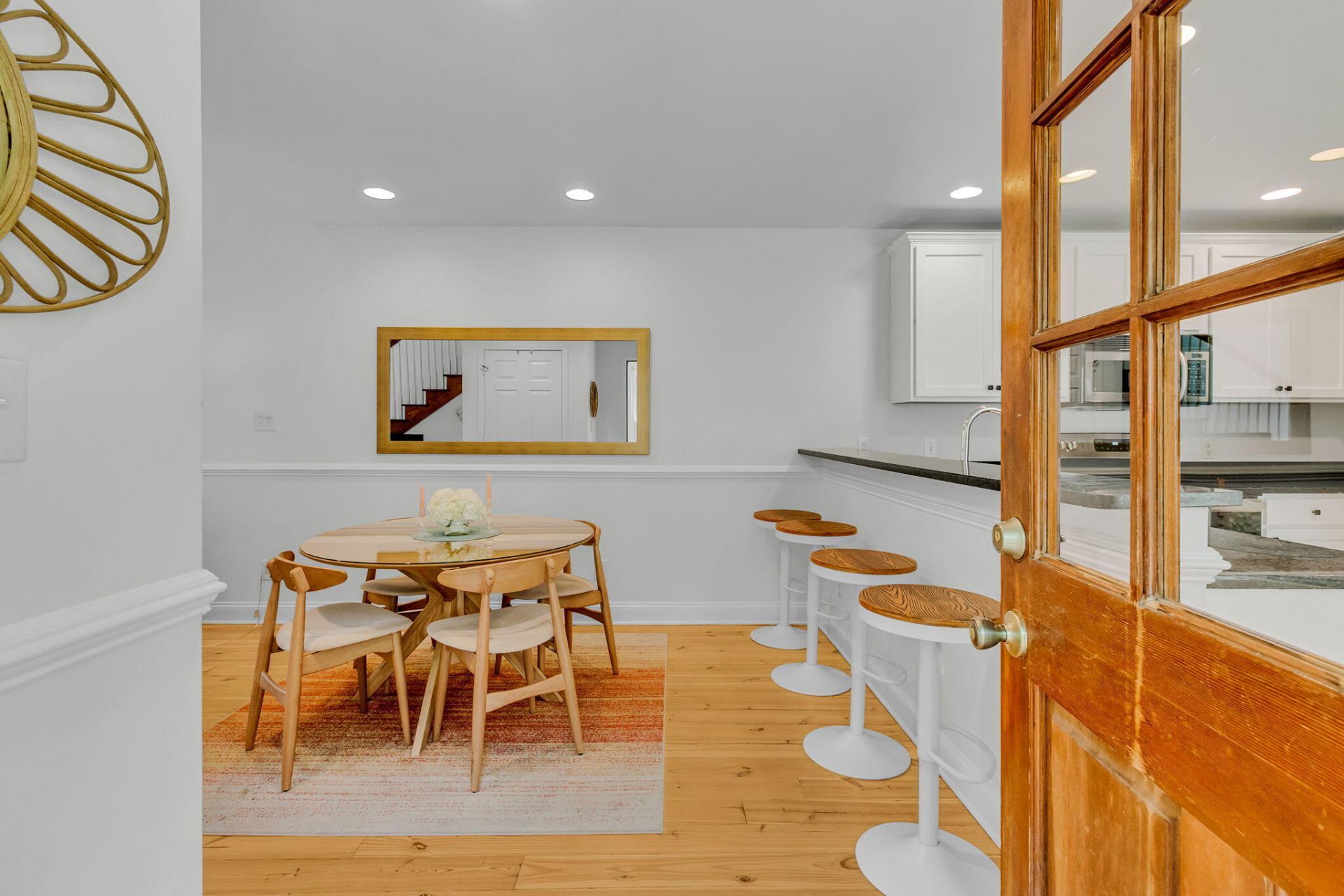 9 Kyle Place Photo 6