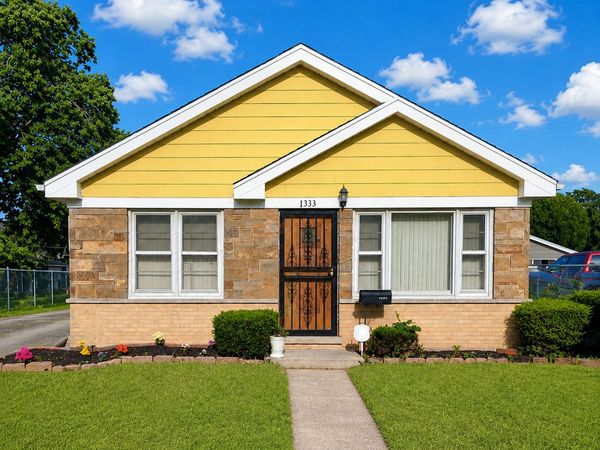 1333 Burnham Avenue , Calumet City, IL 60409