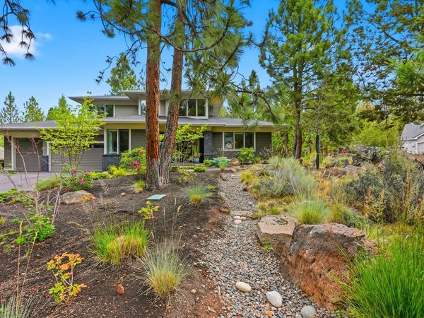 2966 NW Meldrum Court, Bend, OR 97703
