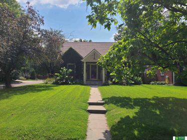 3791 B Street, Lincoln, NE 68510