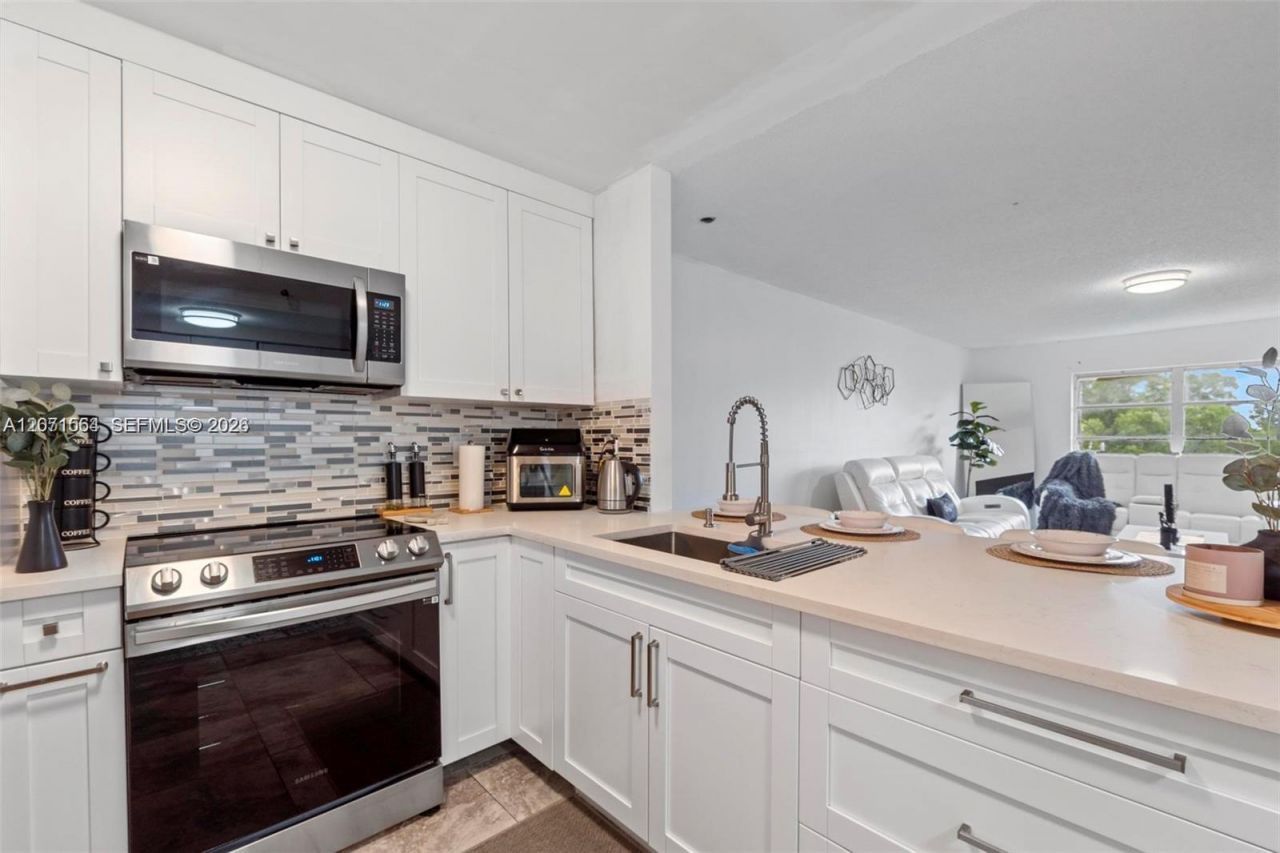 8161 SW 24th Ct , Unit 404, Davie, FL 33324 Photo