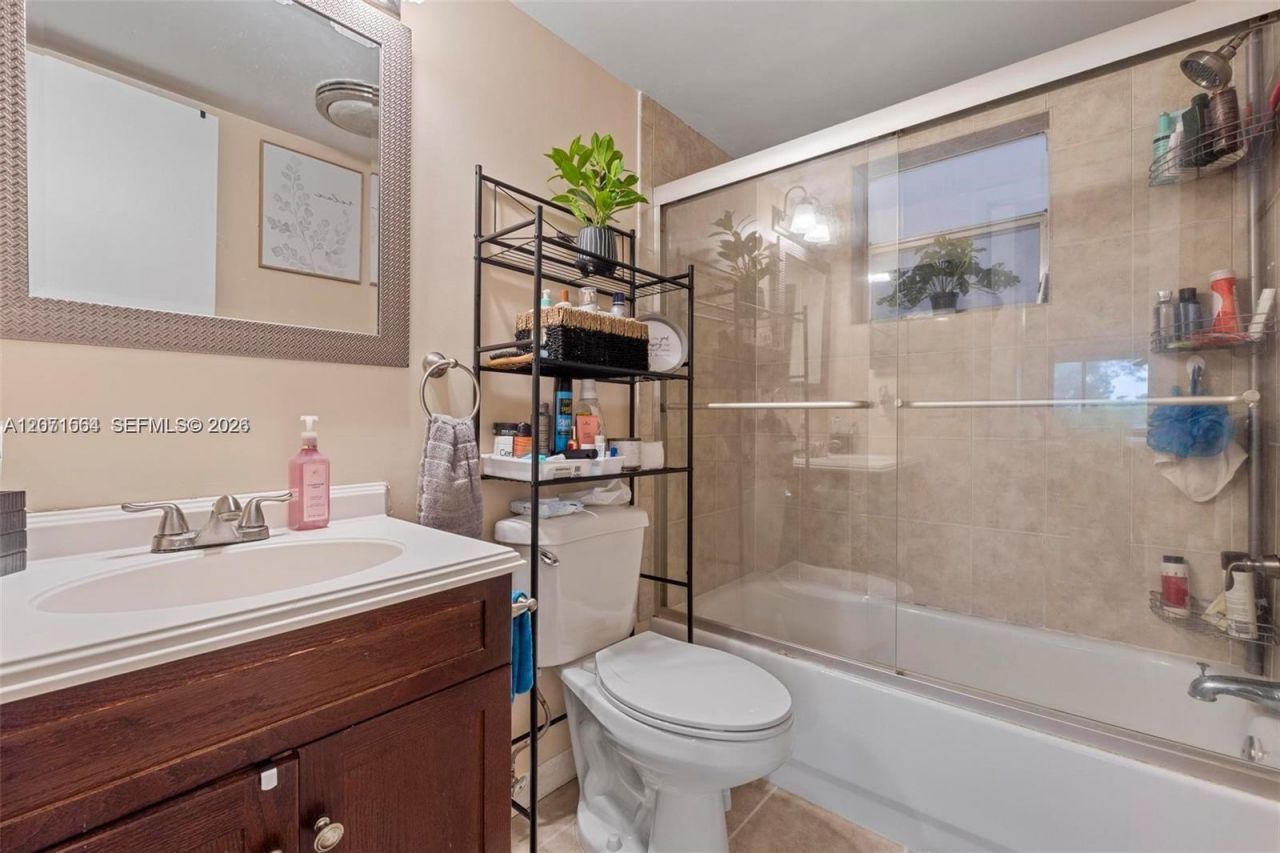 8161 SW 24th Ct , Unit 404, Davie, FL 33324 Photo