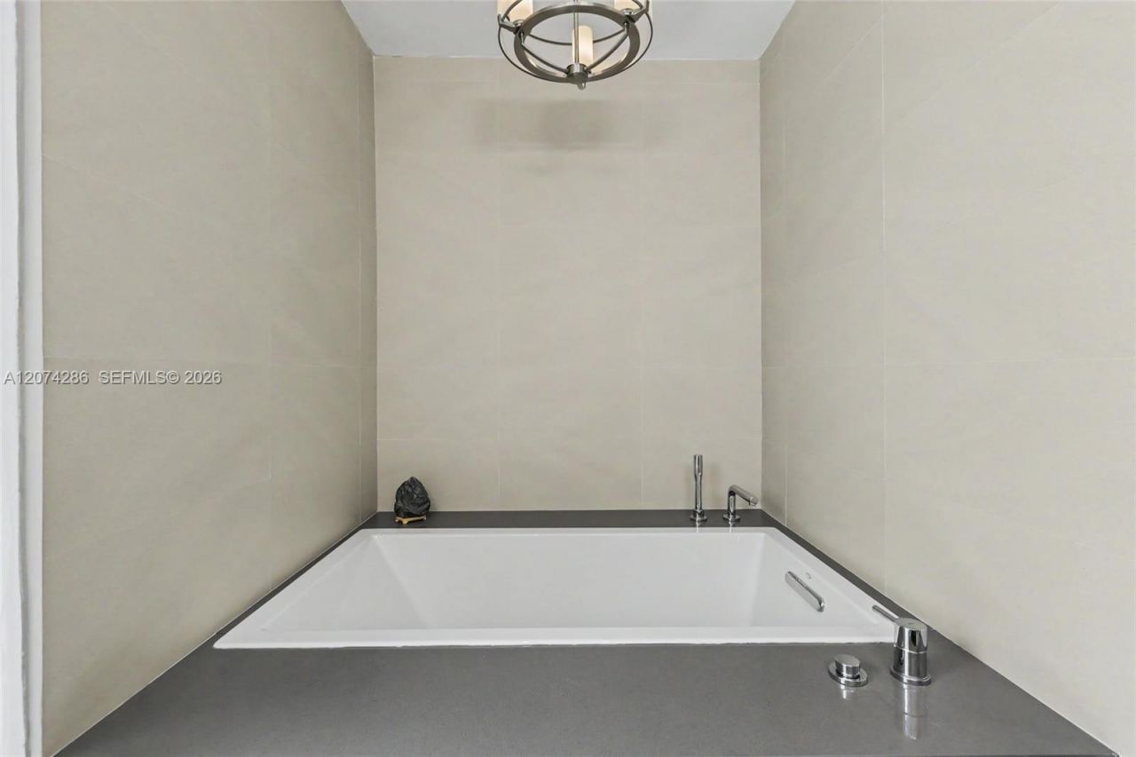 13 Dogwood Rd, Hollywood, FL 33021 Photo