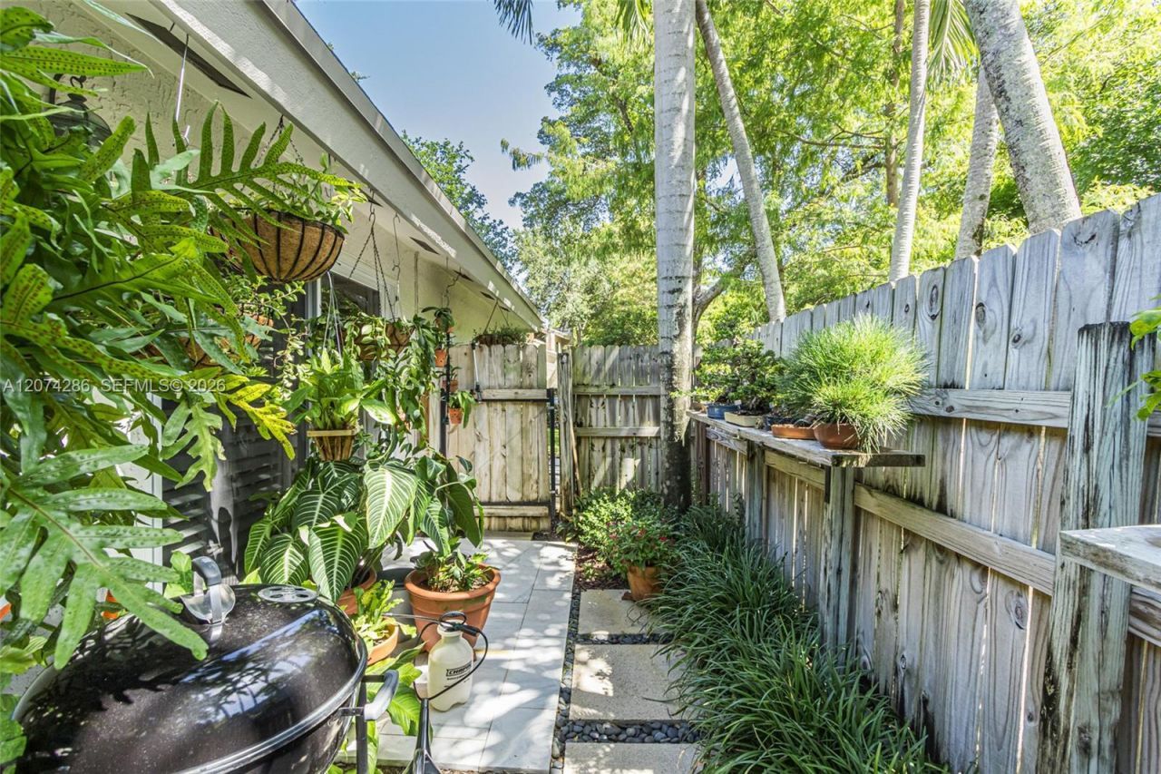 13 Dogwood Rd, Hollywood, FL 33021 Photo