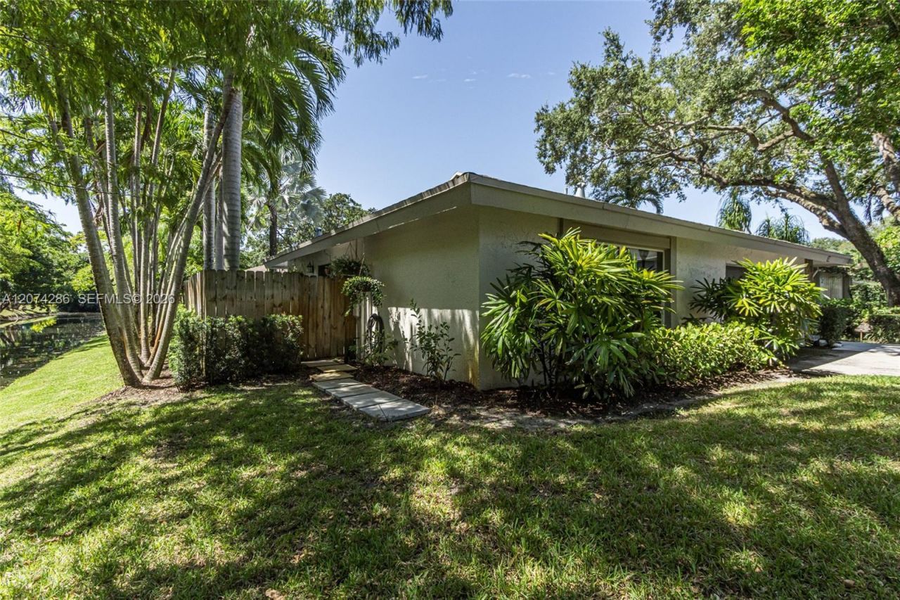 13 Dogwood Rd, Hollywood, FL 33021 Photo