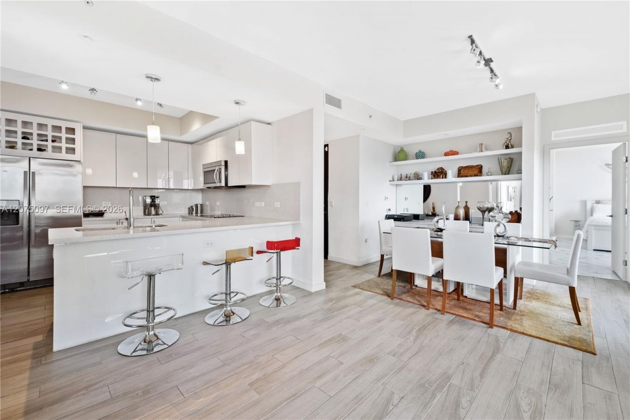 999 SW 1st Ave , Unit 2504, Miami, FL 33130 Photo