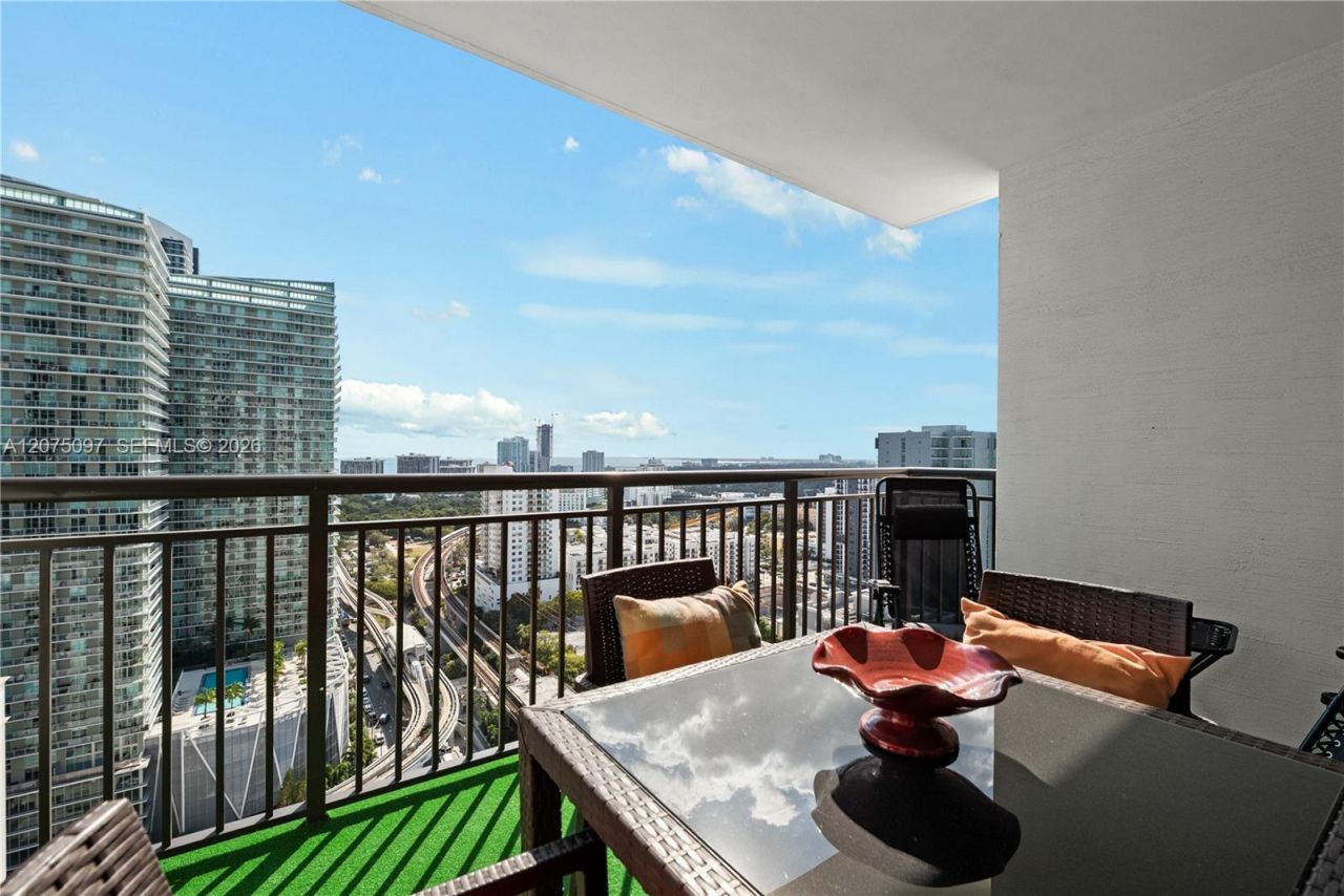 999 SW 1st Ave , Unit 2504, Miami, FL 33130 Photo
