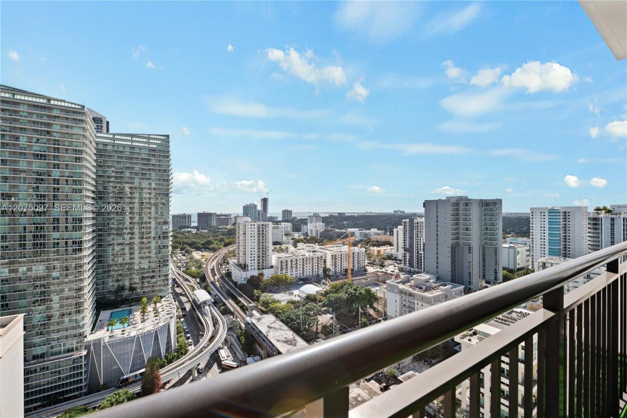 999 SW 1st Ave , Unit 2504, Miami, FL 33130 Photo