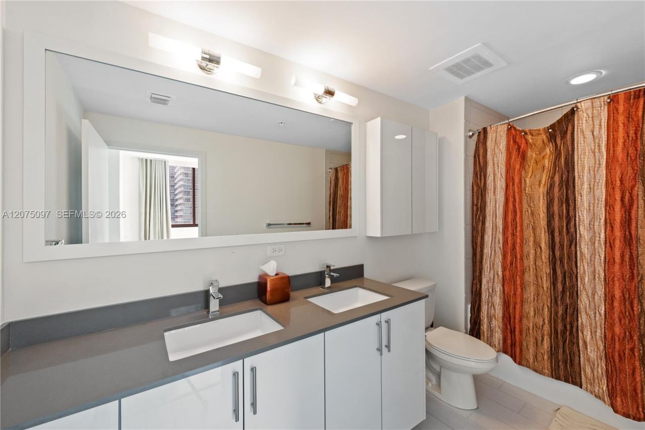 999 SW 1st Ave , Unit 2504, Miami, FL 33130 Photo