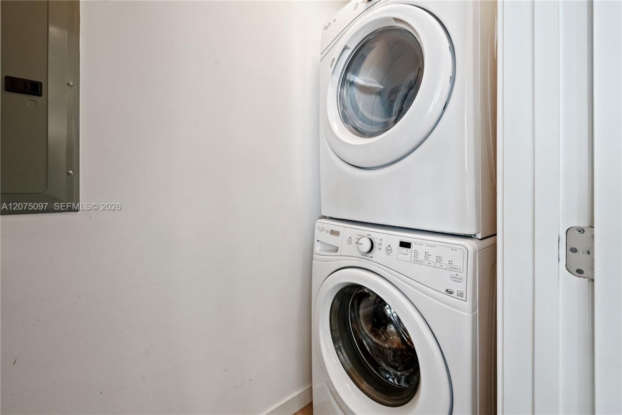 999 SW 1st Ave , Unit 2504, Miami, FL 33130 Photo