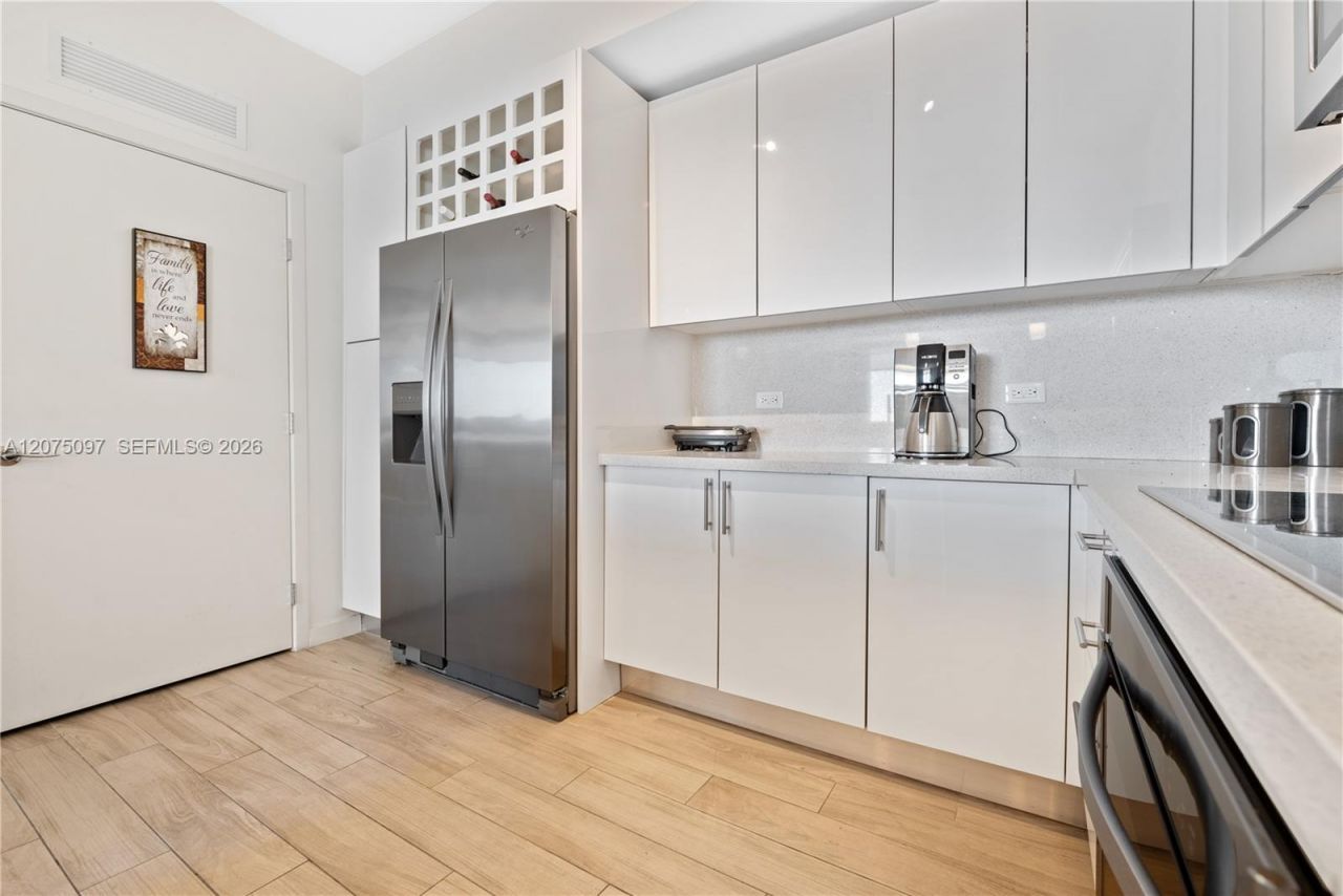 999 SW 1st Ave , Unit 2504, Miami, FL 33130 Photo