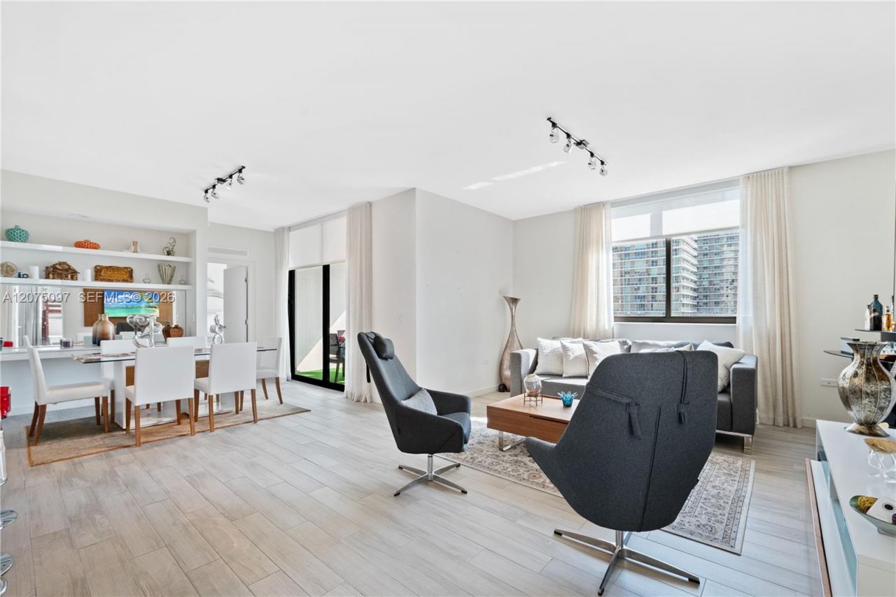 999 SW 1st Ave , Unit 2504, Miami, FL 33130 Photo