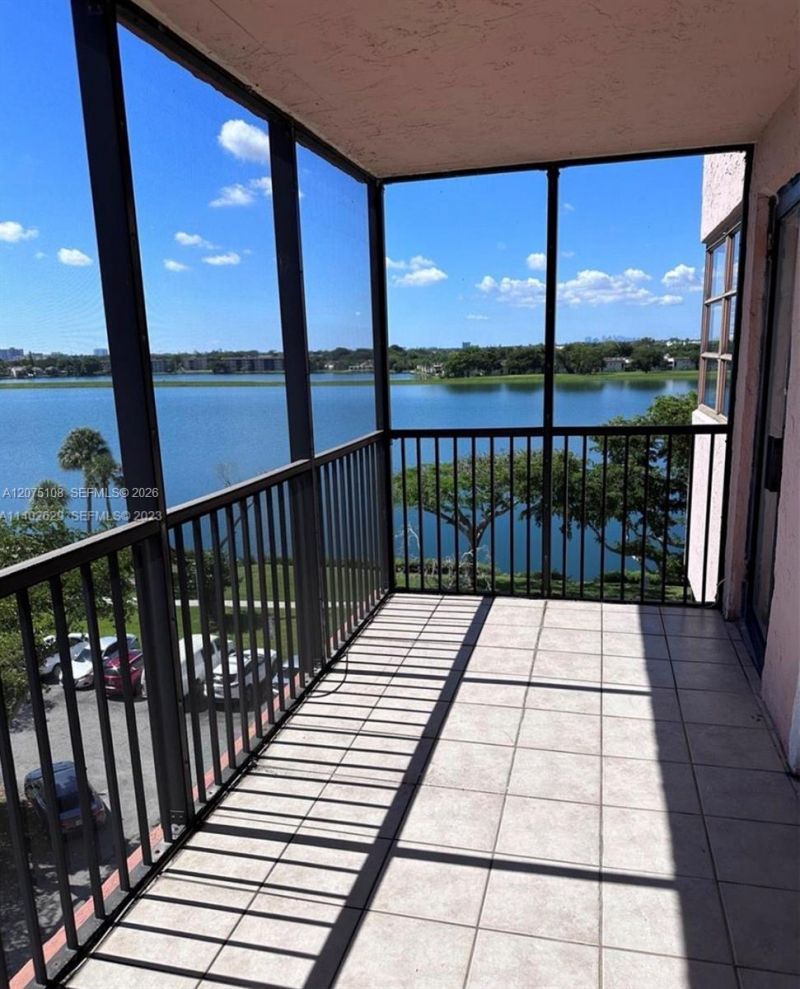 20850 San Simeon Way , Unit 603-5, Miami, FL 33179 Photo