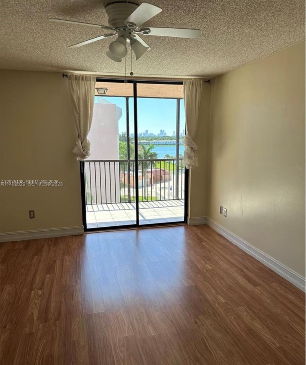 20850 San Simeon Way , Unit 603-5, Miami, FL 33179 Photo