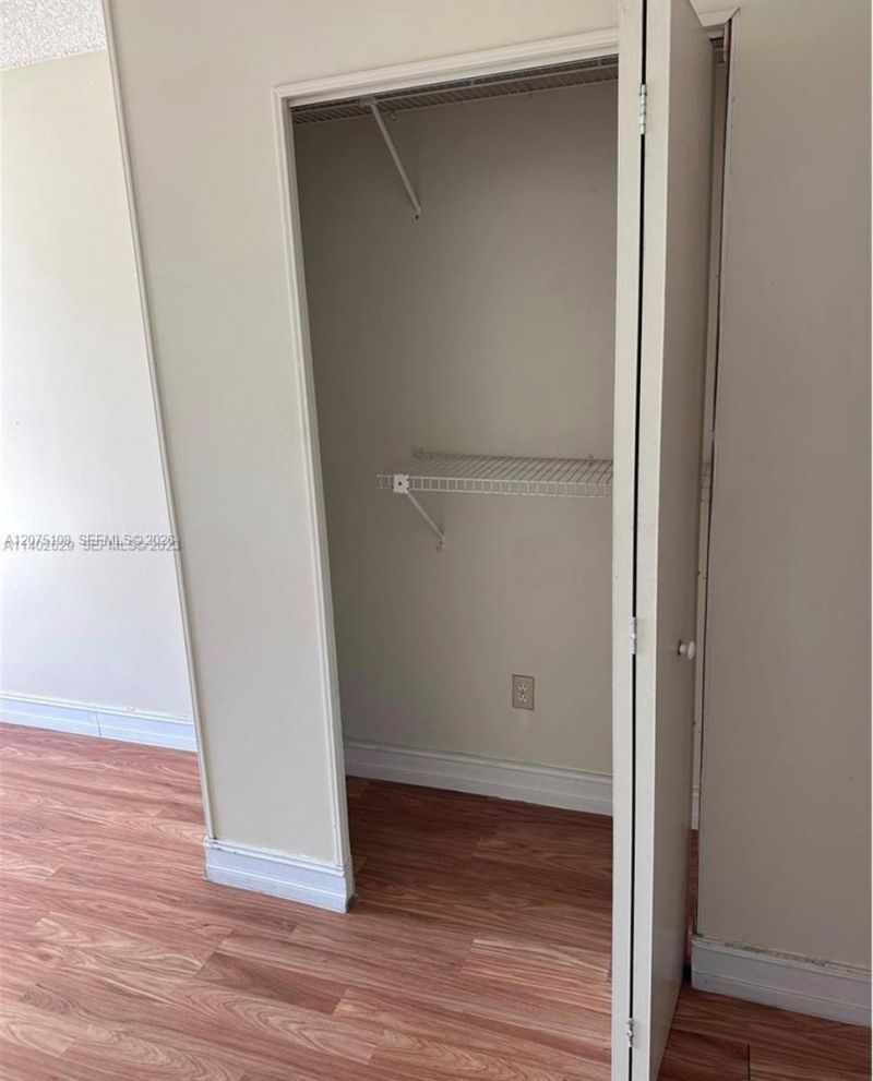 20850 San Simeon Way , Unit 603-5, Miami, FL 33179 Photo