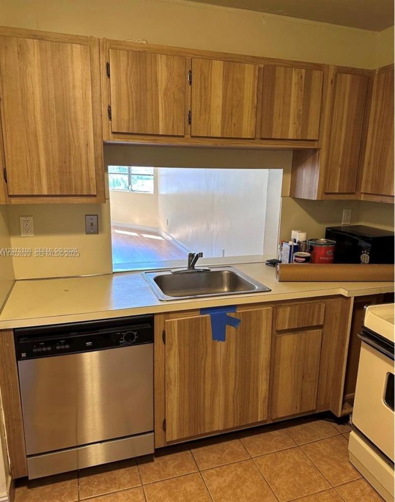20850 San Simeon Way , Unit 603-5, Miami, FL 33179 Photo