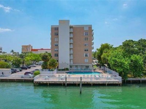 1455 N Treasure Dr, Unit PH-H, North Bay Village, FL 33141