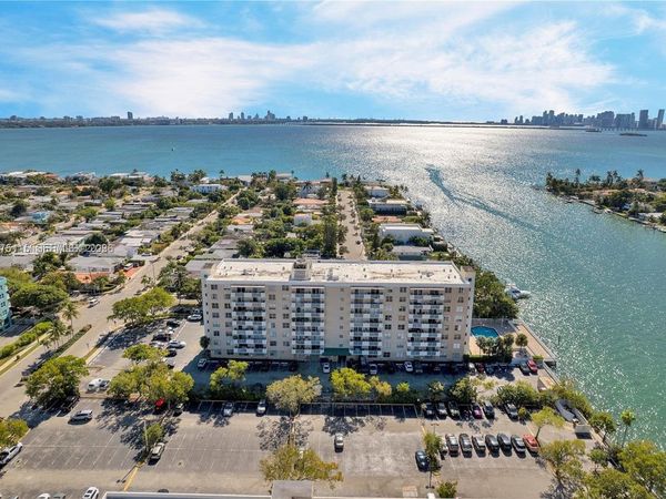 1455 N Treasure Dr , Unit PH-H, North Bay Village, FL 33141